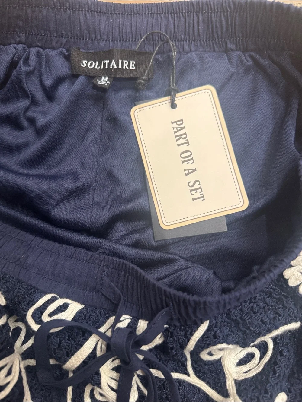 Solitaire Navy Embroidered Wide Leg Pants NWT Size M Coastal Chic - Picture 5 of 6